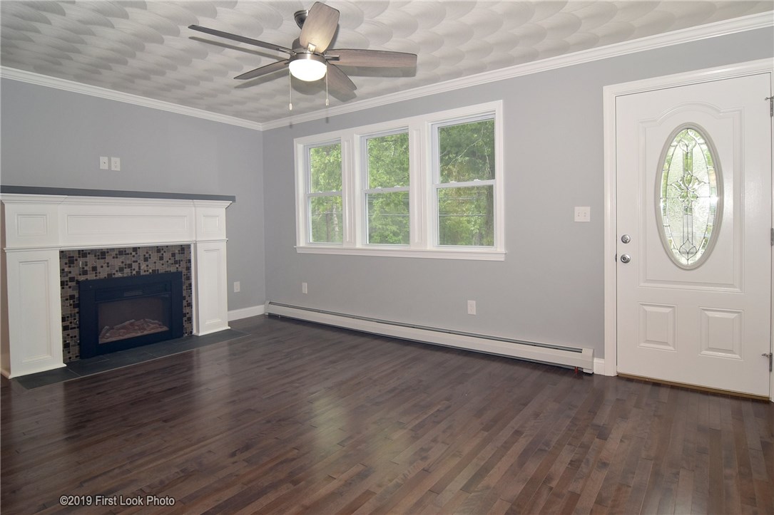 467 Hill Farm Road Coventry, RI 02816 - Photo 3 of 40