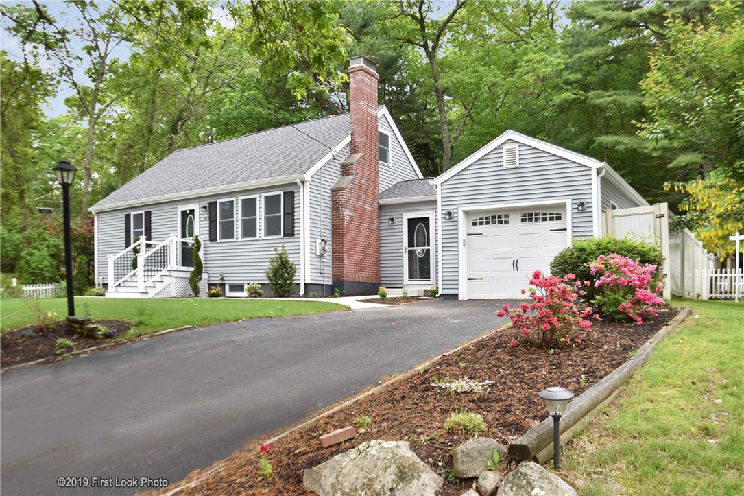 467 Hill Farm Road Coventry, RI 02816 - Photo 5 of 40