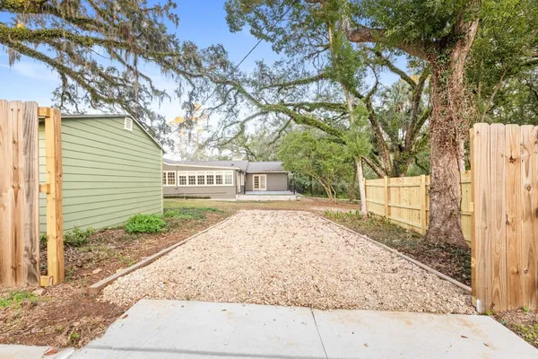$3,950 | 2014 Golf Terrace Drive, Tallahassee, FL 32301