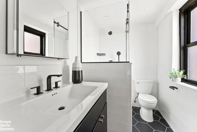 $1,510,000 | 266 East Broadway, Unit B1006 | Lower East Side