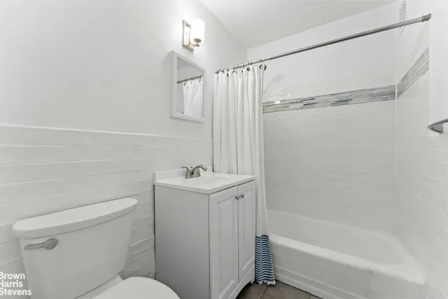 $1,510,000 | 266 East Broadway, Unit B1006 | Lower East Side