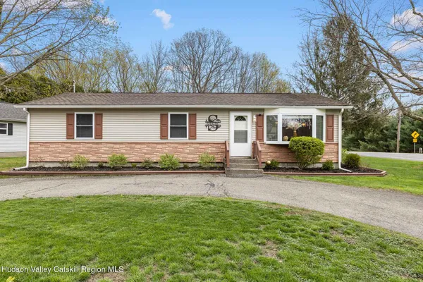 $374,900 | 4 Lakeshore Drive, Copake, NY 12516