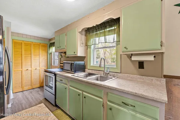 $374,900 | 4 Lakeshore Drive, Copake, NY 12516