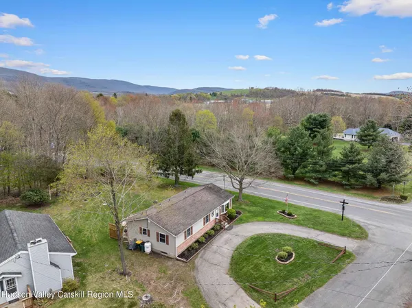 $374,900 | 4 Lakeshore Drive, Copake, NY 12516