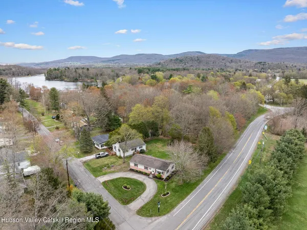 $374,900 | 4 Lakeshore Drive, Copake, NY 12516