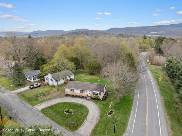 $374,900 | 4 Lakeshore Drive, Copake, NY 12516