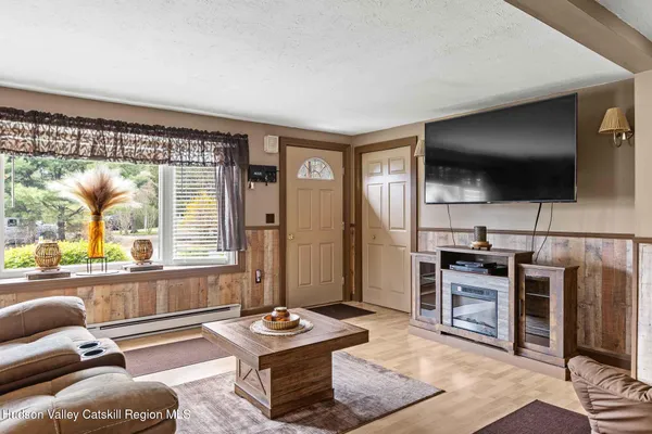 $374,900 | 4 Lakeshore Drive, Copake, NY 12516