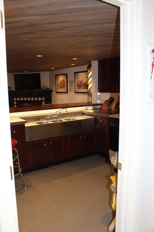 178 Oak Hollow Road Springfield, MA 01128 - Photo 18 of 21