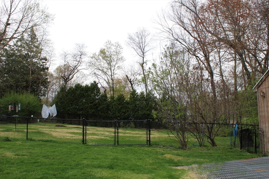 178 Oak Hollow Road Springfield, MA 01128 - Photo 21 of 21