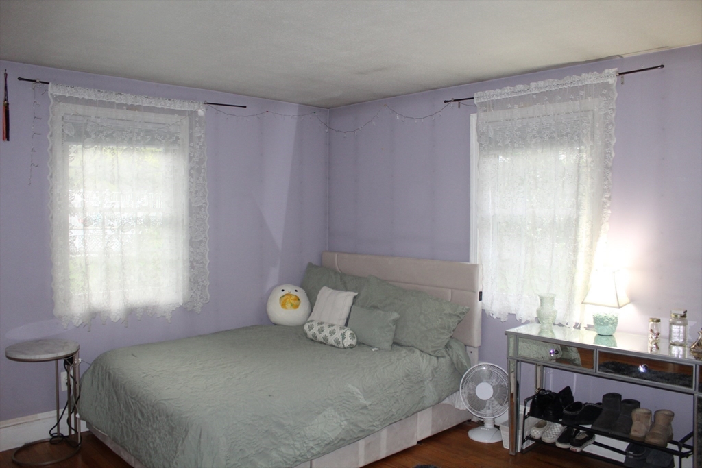 178 Oak Hollow Road Springfield, MA 01128 - Photo 8 of 21