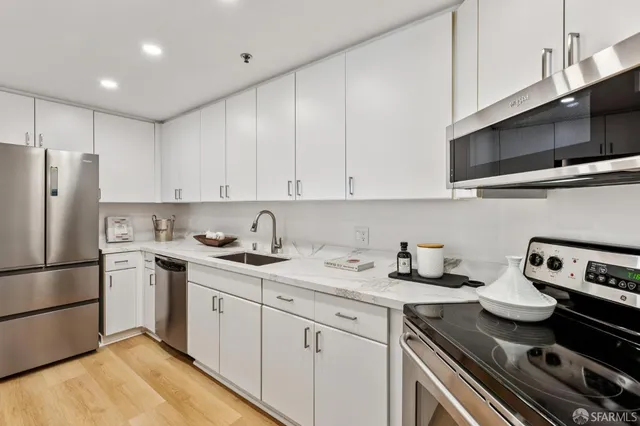 $1,145,000 | 111 Chestnut Street, Unit 303, San Francisco, CA 94111