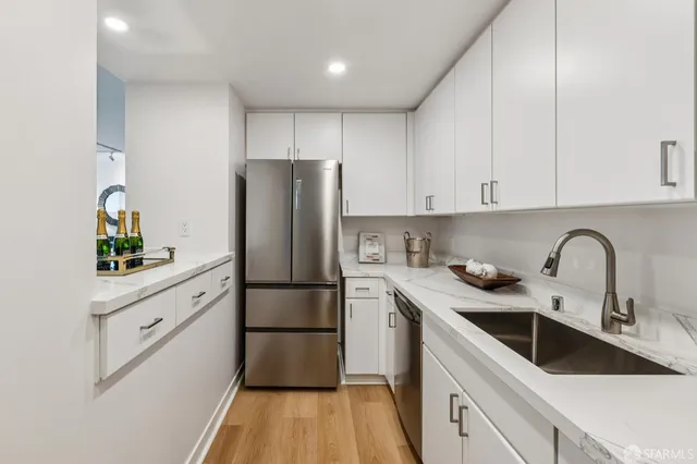 $1,145,000 | 111 Chestnut Street, Unit 303, San Francisco, CA 94111