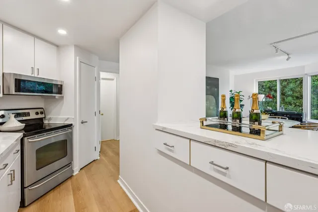 $1,145,000 | 111 Chestnut Street, Unit 303, San Francisco, CA 94111