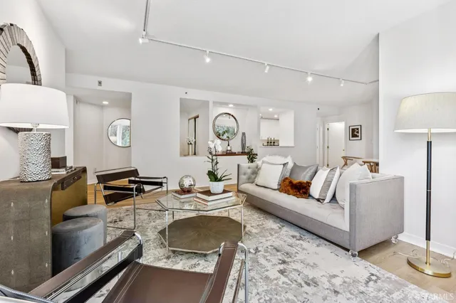 $1,145,000 | 111 Chestnut Street, Unit 303, San Francisco, CA 94111