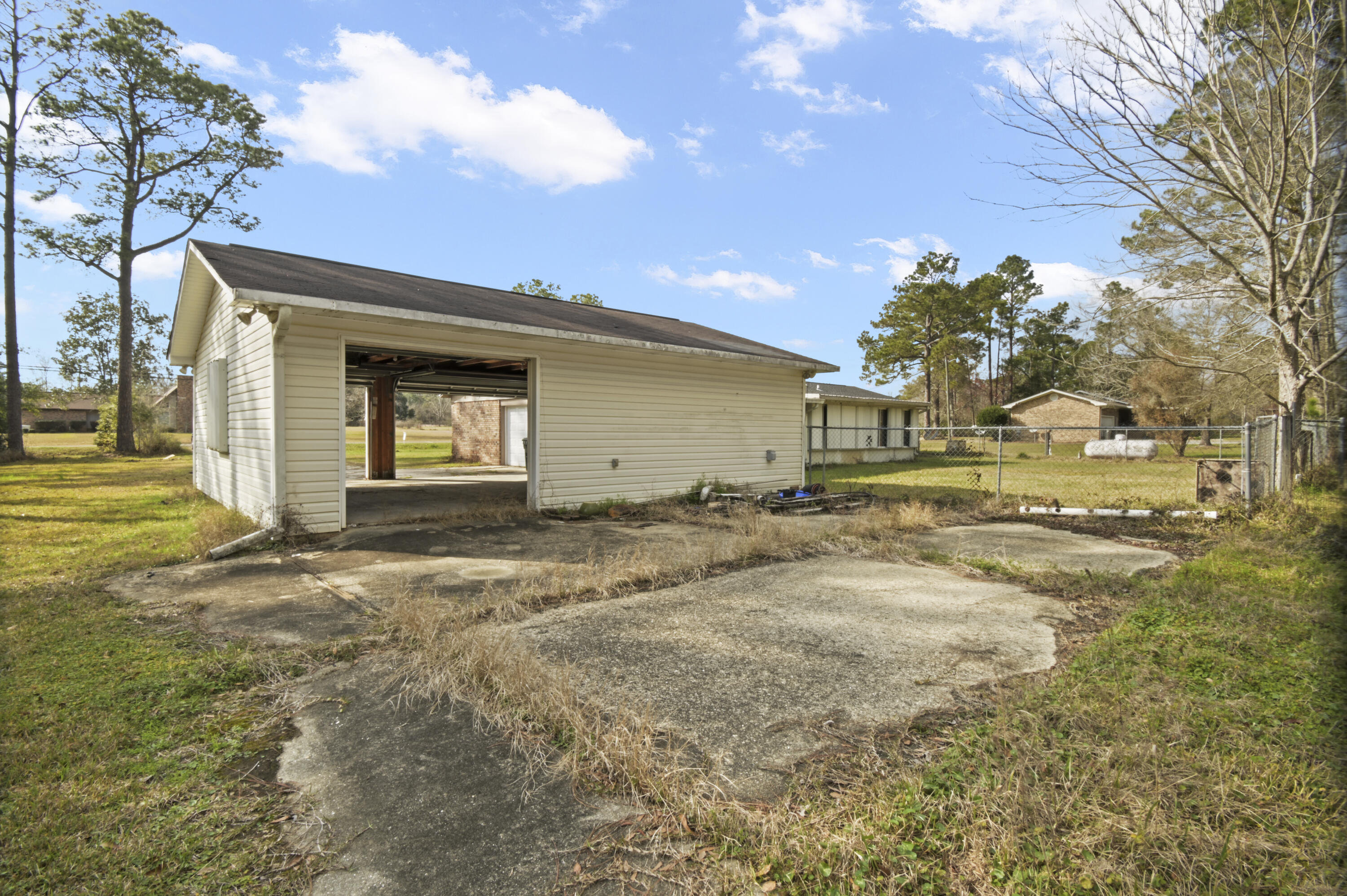 2266 Stallion Road Cantonment, FL 32533 - Photo 7 of 30 HDR_0098