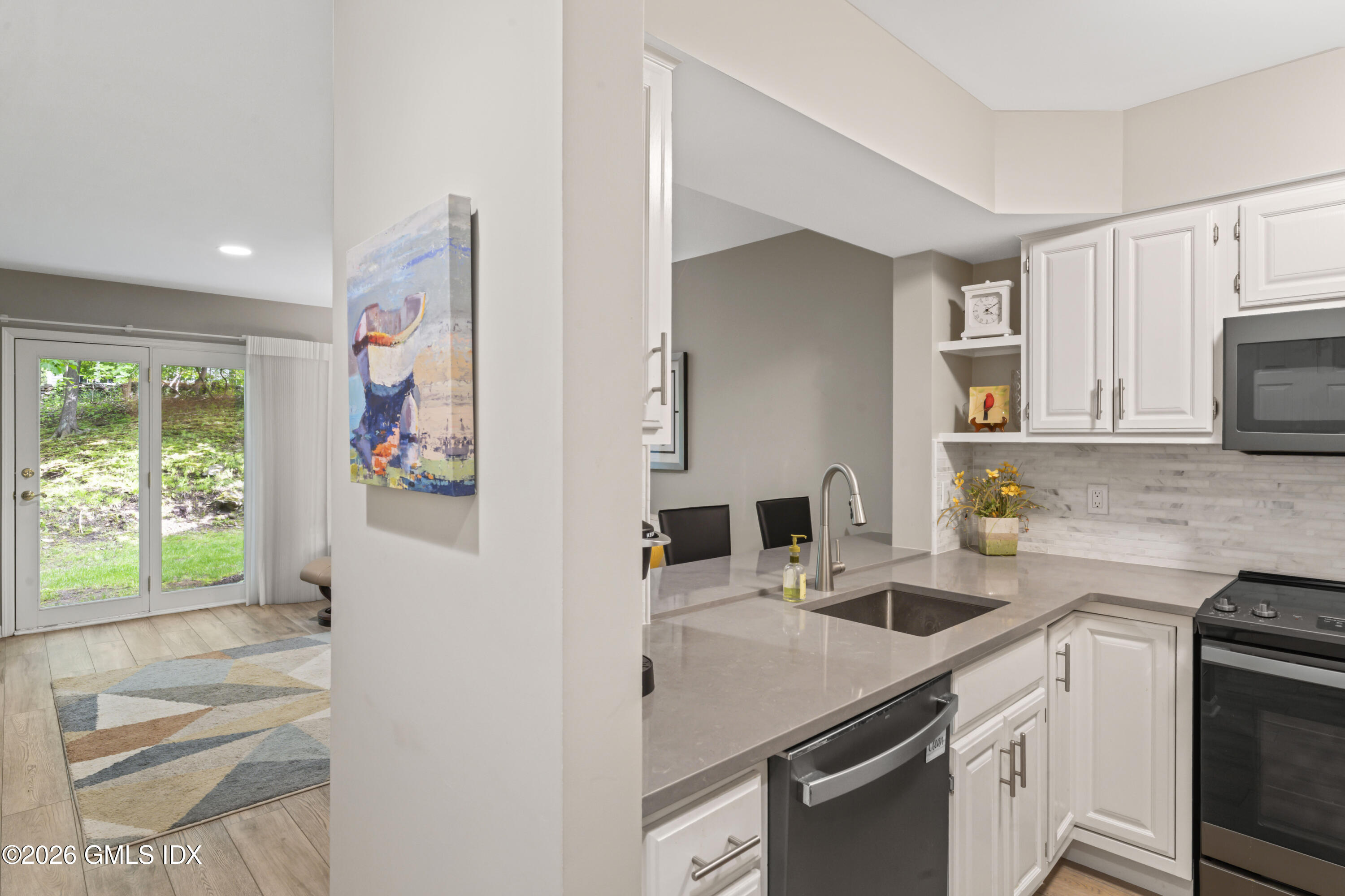 351 Pemberwick Road, Unit 818 Greenwich, CT 06831 - Photo 3 of 31 DSC03784