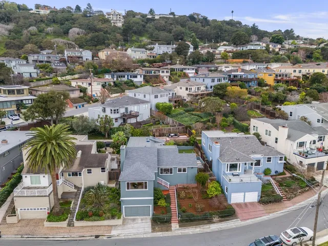 $2,048,000 | 4030 Bayview Avenue, San Mateo, CA 94403