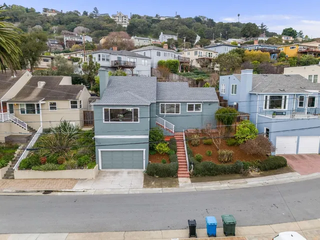 $2,048,000 | 4030 Bayview Avenue, San Mateo, CA 94403