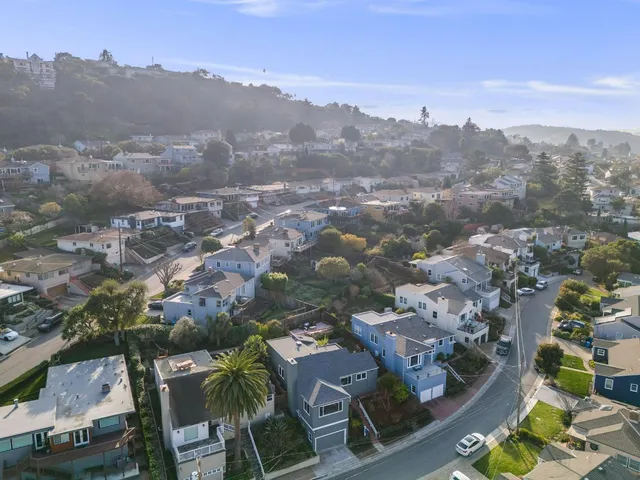 $2,048,000 | 4030 Bayview Avenue, San Mateo, CA 94403