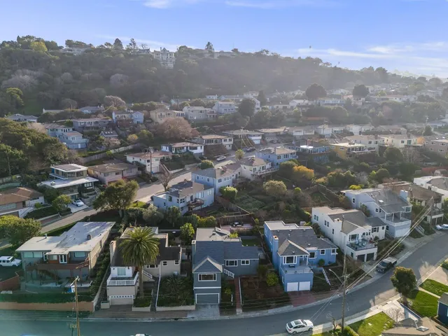 $2,048,000 | 4030 Bayview Avenue, San Mateo, CA 94403