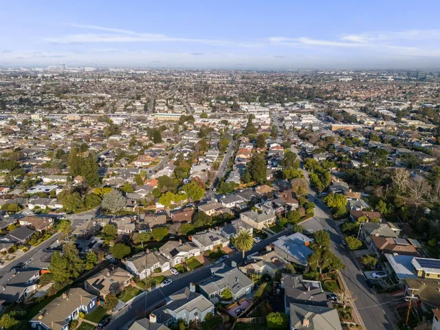 $2,048,000 | 4030 Bayview Avenue, San Mateo, CA 94403