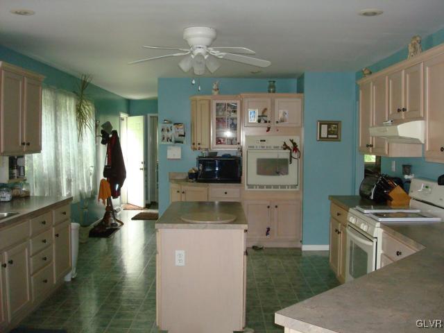 2140 Easton Road Bethlehem, PA 18015 - Photo 4 of 16 Gallery Image 4
