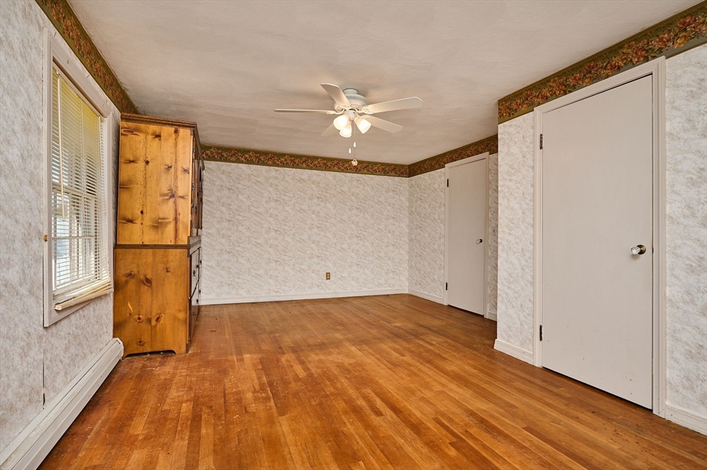 363 Cooley Street Springfield, MA 01128 - Photo 15 of 37