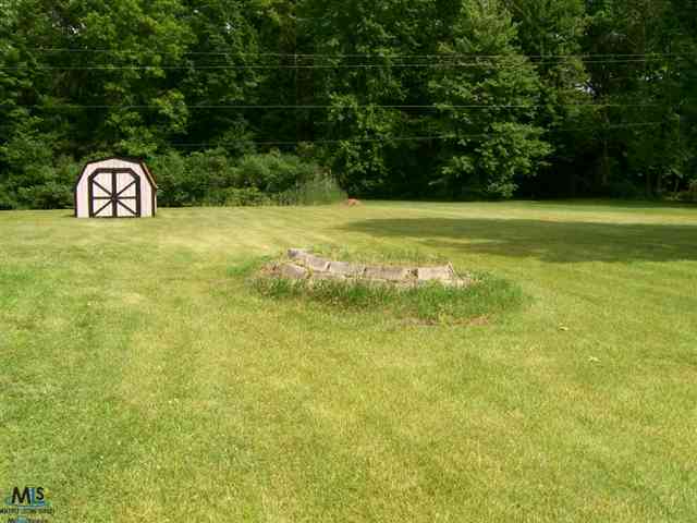 9215 Folkert Road Algonac, MI 48001 - Photo 5 of 24 31104772-4.JPG
