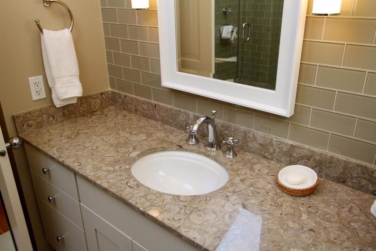 25 Prides Path Orleans, MA 02653 - Photo 11 of 28 Master Bath