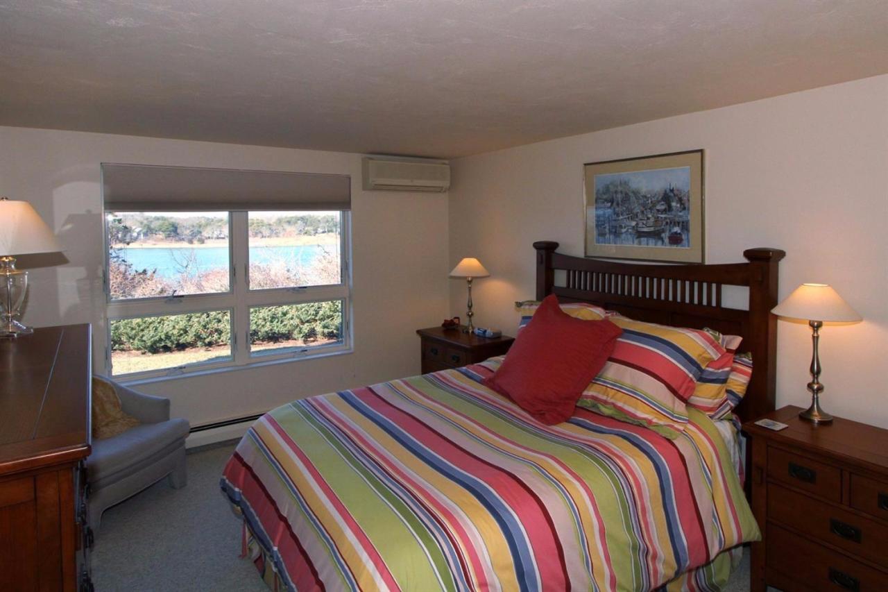 25 Prides Path Orleans, MA 02653 - Photo 18 of 28 Guest bedroom