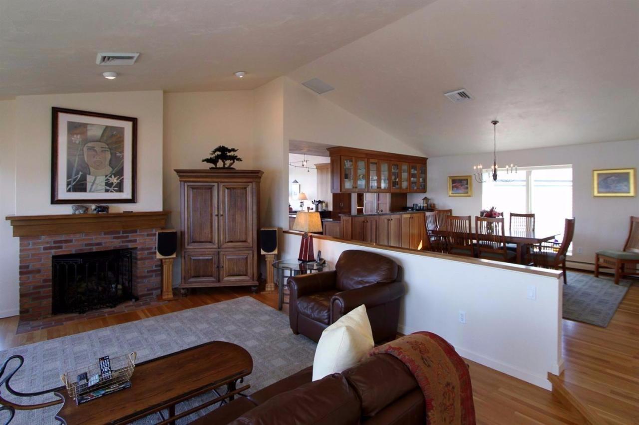 25 Prides Path Orleans, MA 02653 - Photo 4 of 28 Living room