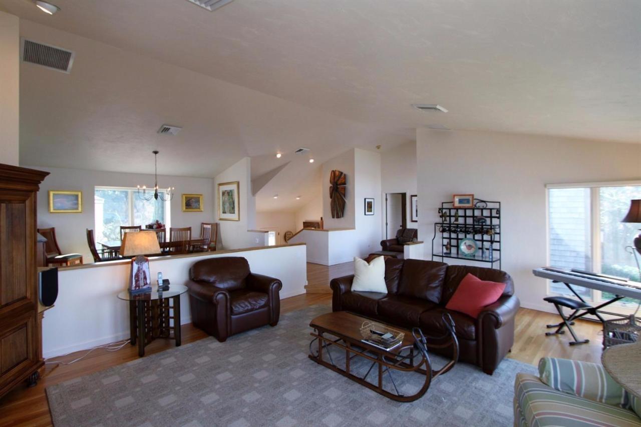 25 Prides Path Orleans, MA 02653 - Photo 8 of 28 Living Room