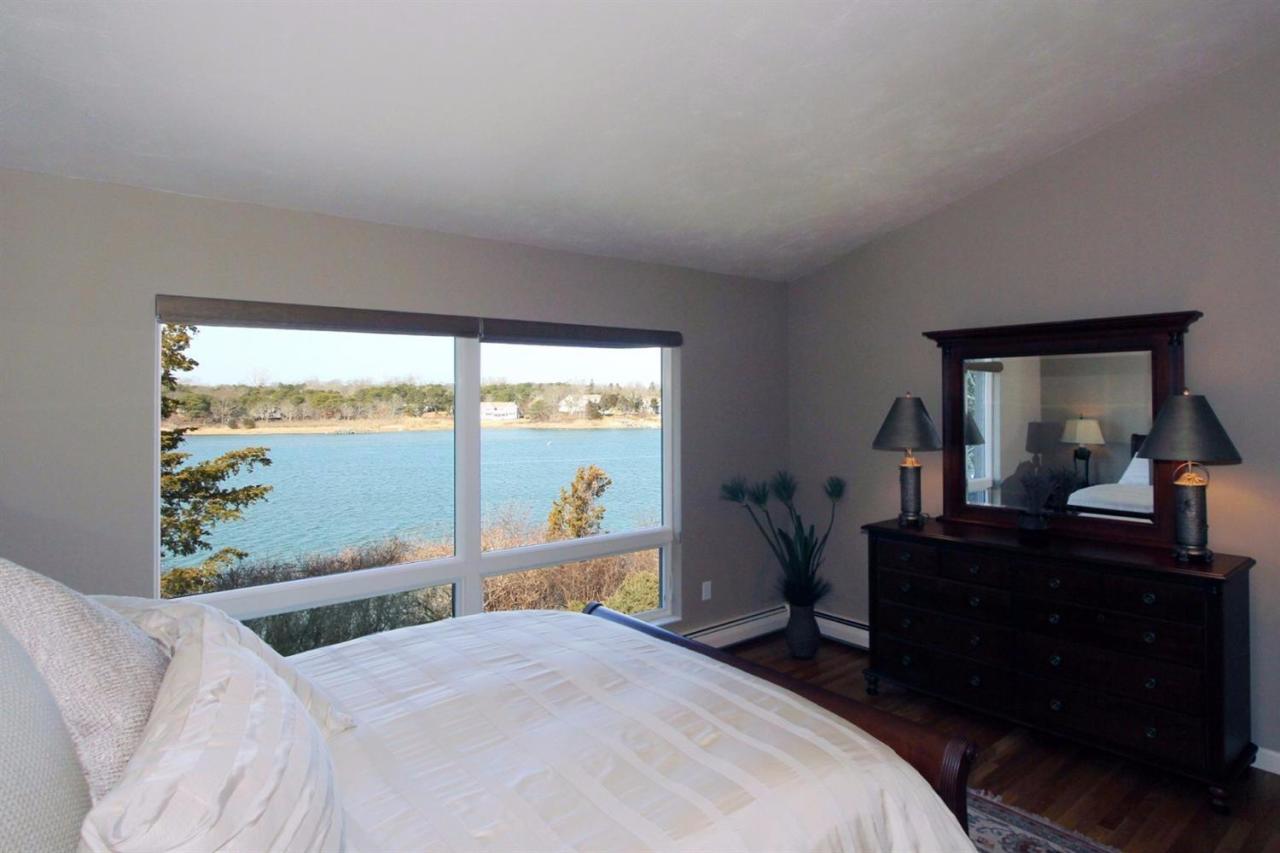 25 Prides Path Orleans, MA 02653 - Photo 9 of 28 Master Suite