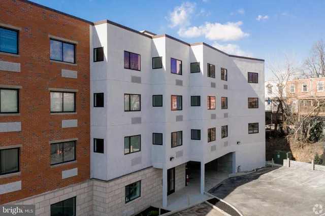 a large building with a lot of windows