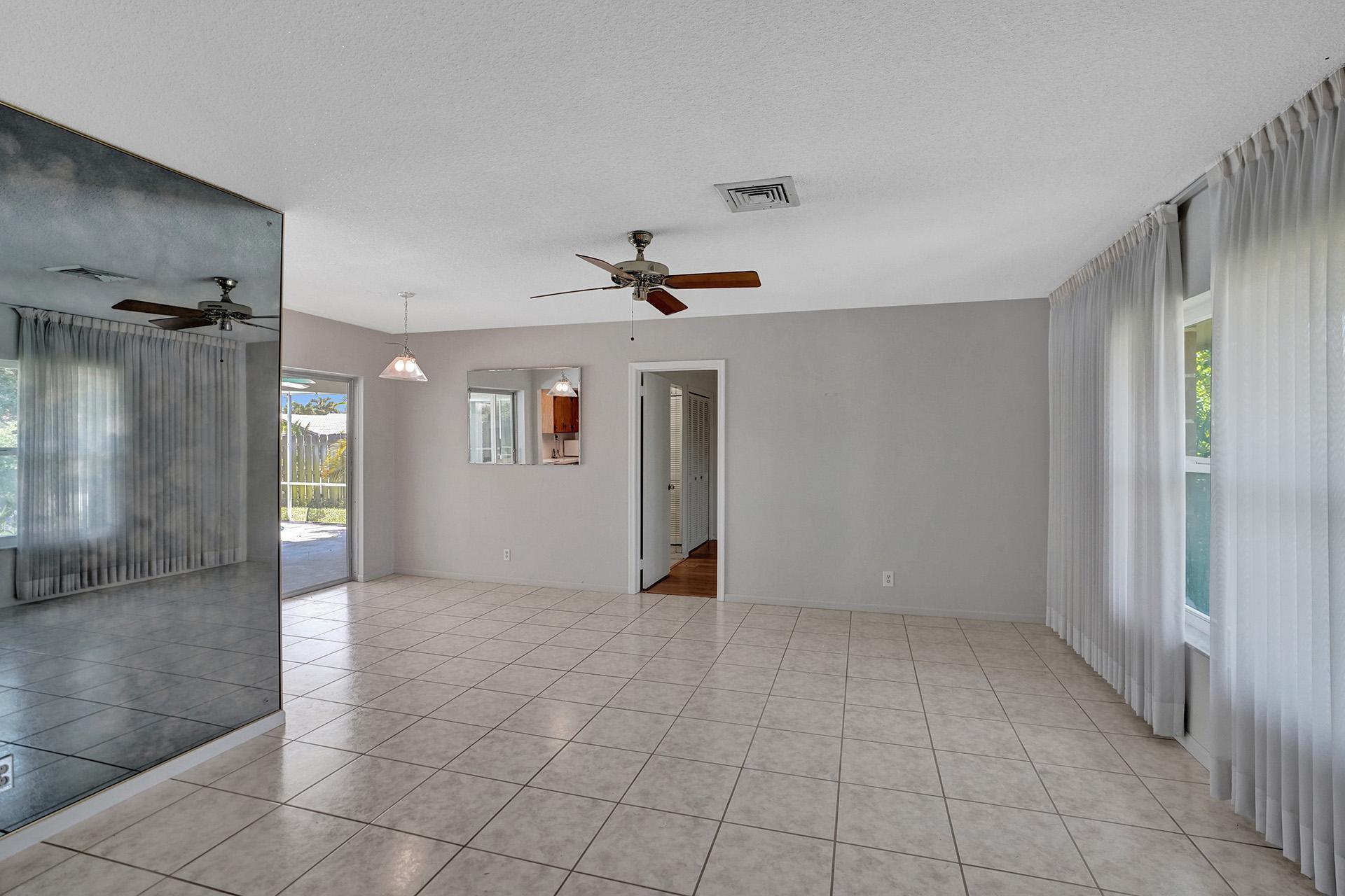 400 Southwest 9th Avenue Boca Raton, FL 33486 - Photo 5 of 39 DSC05472