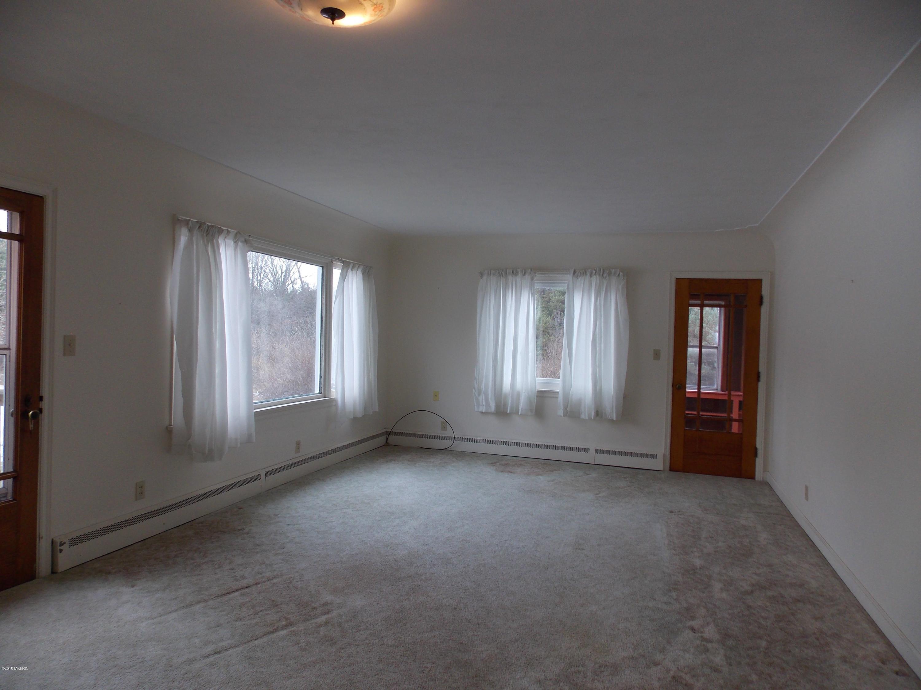 2680 Duck Lake Road Whitehall, MI 49461 - Photo 14 of 33 13 Living Rm 2