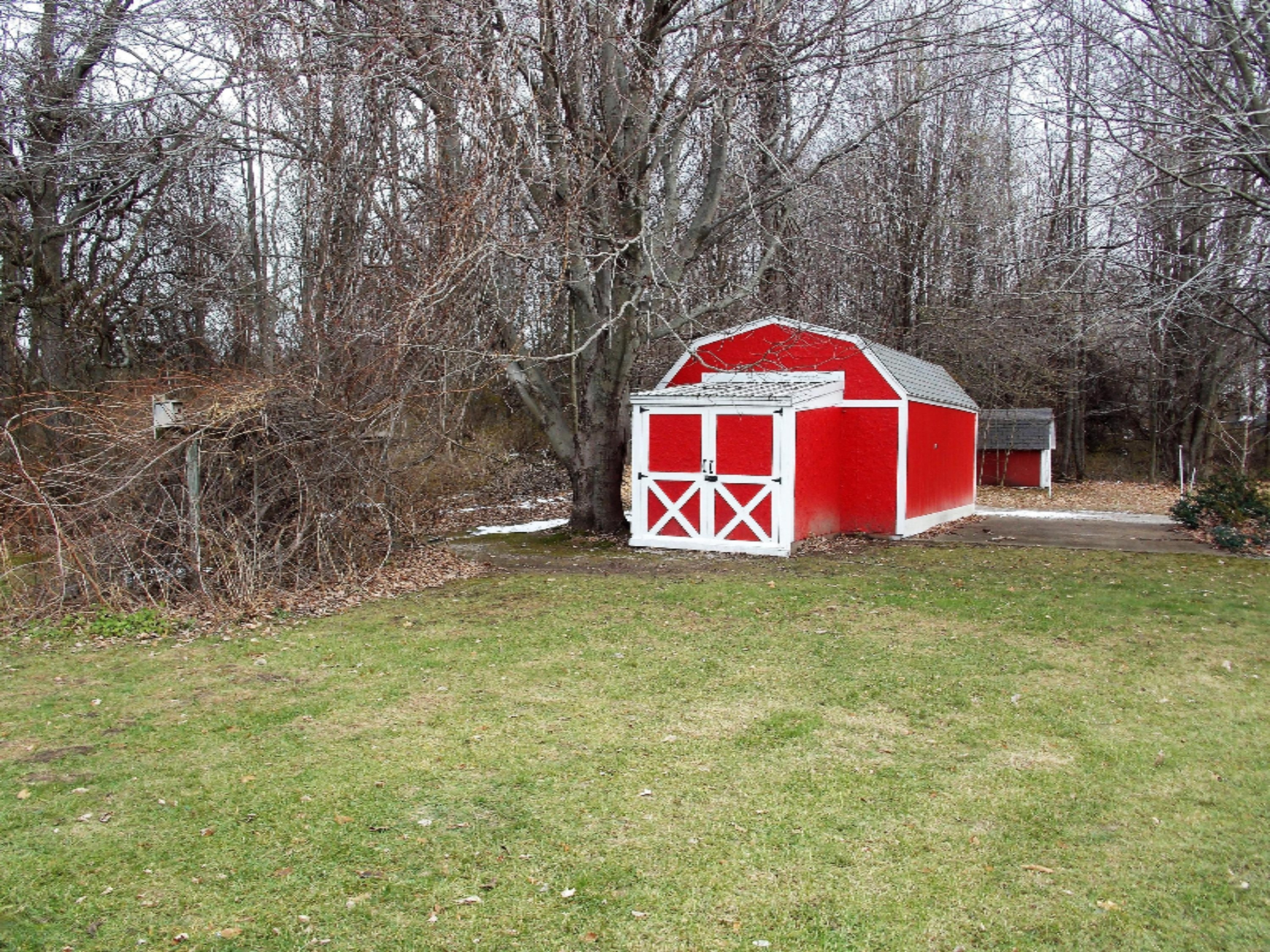 5 Detached garage