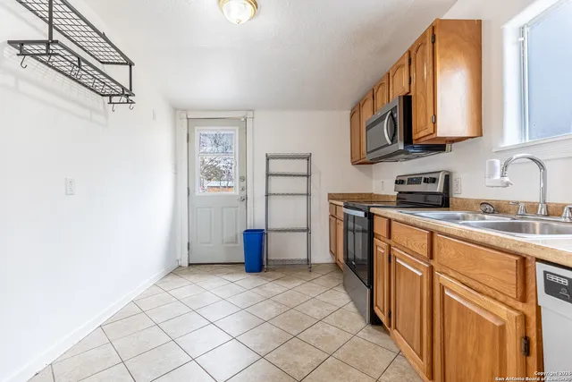 $900 | 1718 Lennon Avenue, San Antonio, TX 78223