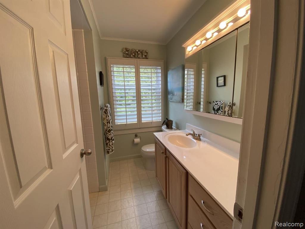 1020 Larson Court Rochester Hills, MI 48307 - Photo 8 of 16