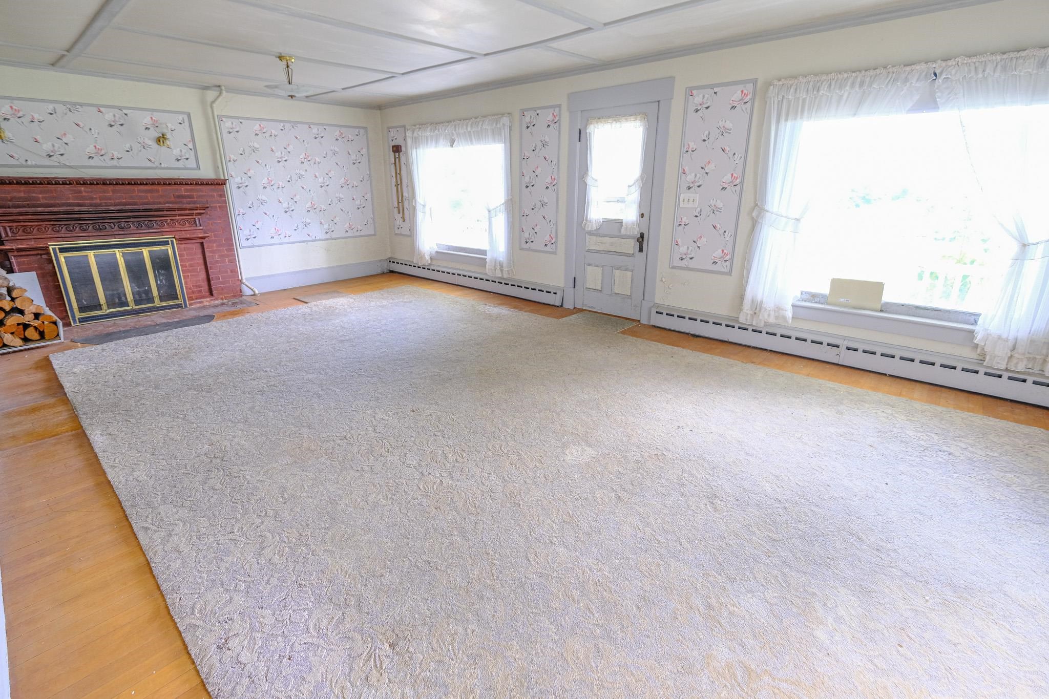 15 Gill Terrace Ludlow, VT 05149 - Photo 3 of 41