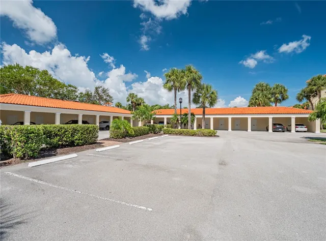 $2,200 | 5060 Harmony Circle, Unit 105, Vero Beach, FL 32967