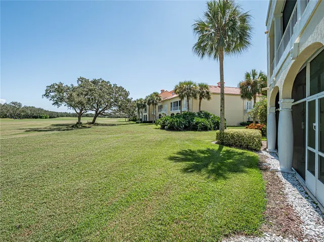 $2,200 | 5060 Harmony Circle, Unit 105, Vero Beach, FL 32967