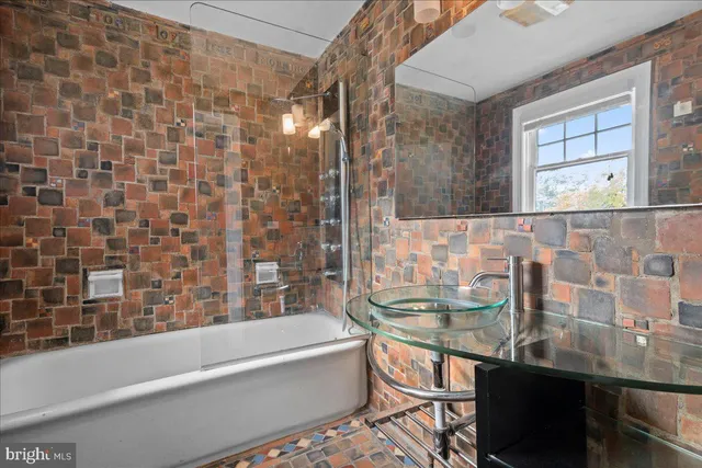 $2,950 | 182 West Court Street, Unit 180, Doylestown, PA 18901