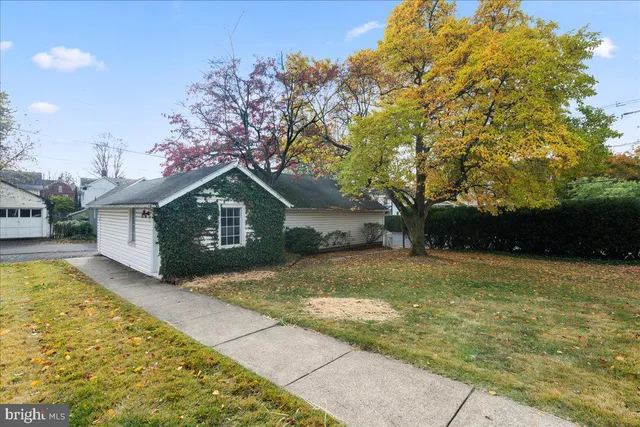 $2,950 | 182 West Court Street, Unit 180, Doylestown, PA 18901