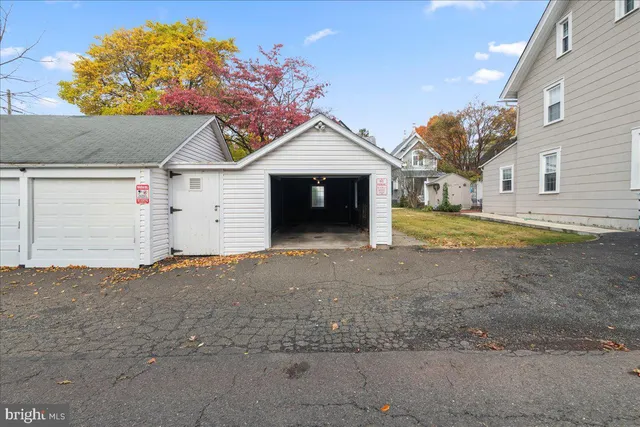 $2,950 | 182 West Court Street, Unit 180, Doylestown, PA 18901