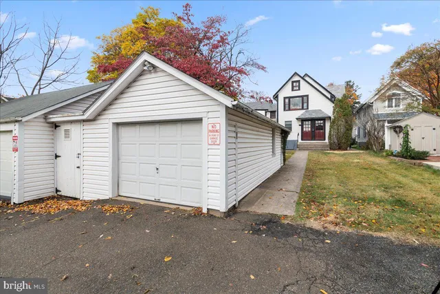 $2,950 | 182 West Court Street, Unit 180, Doylestown, PA 18901