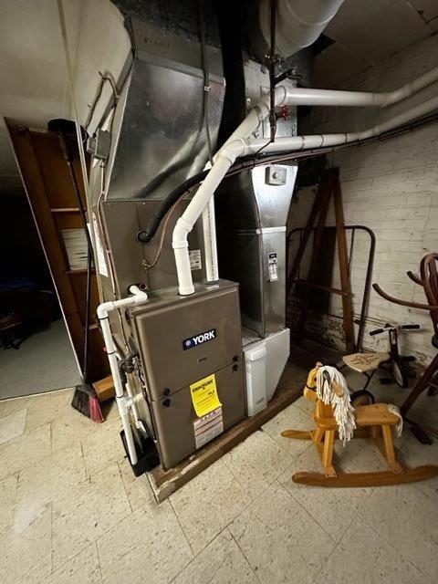 1321 Freeport Road Natrona Heights, PA 15065 - Photo 39 of 43 a room with gym equipment