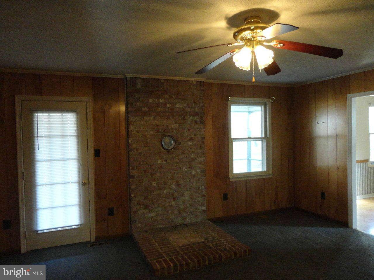 4445 Governor Almond Road Locust Grove, VA 22508 - Photo 15 of 30 Family Room