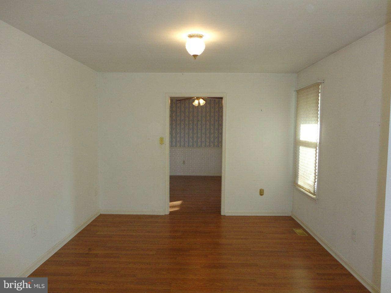 4445 Governor Almond Road Locust Grove, VA 22508 - Photo 5 of 30 Living Room