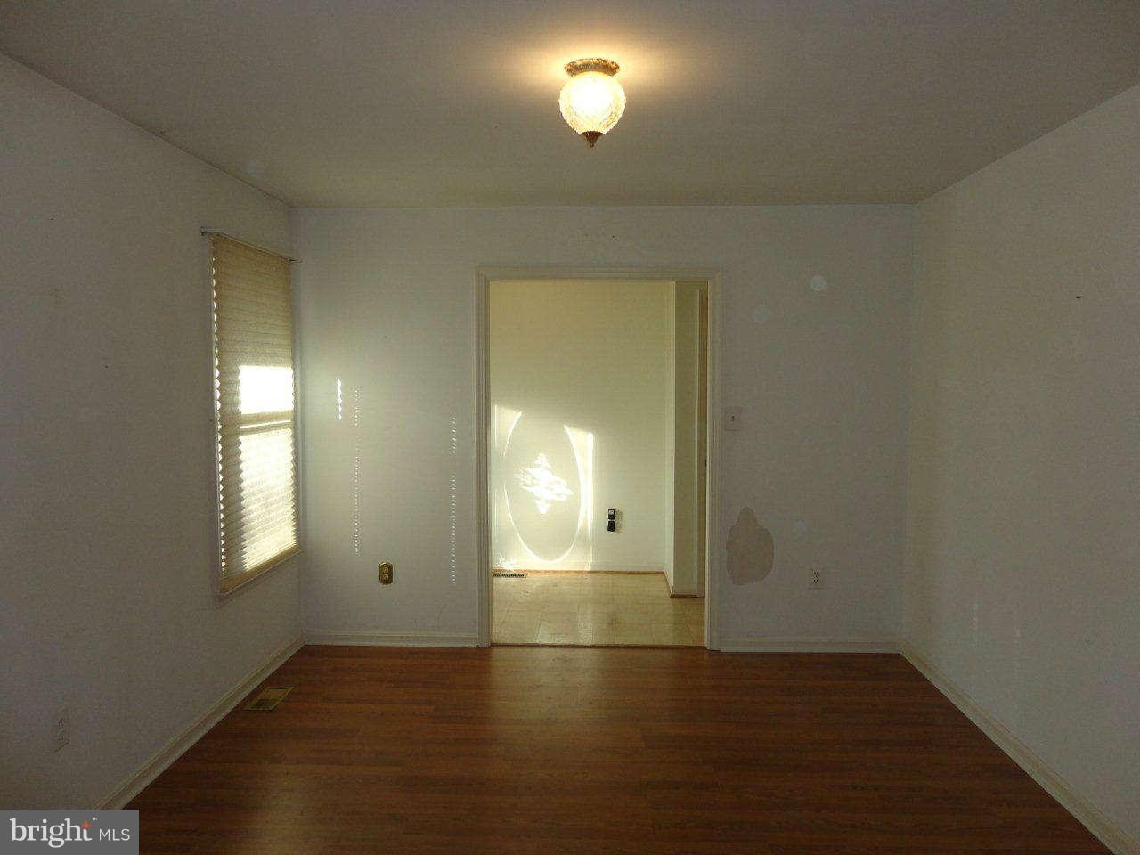 4445 Governor Almond Road Locust Grove, VA 22508 - Photo 6 of 30 Living Room